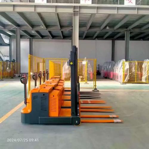 1t步行式平衡重堆高車(chē)無(wú)腿電動(dòng)叉車(chē)鋰電搬運(yùn)車(chē)裝卸貨托盤(pán)堆垛機(jī)
